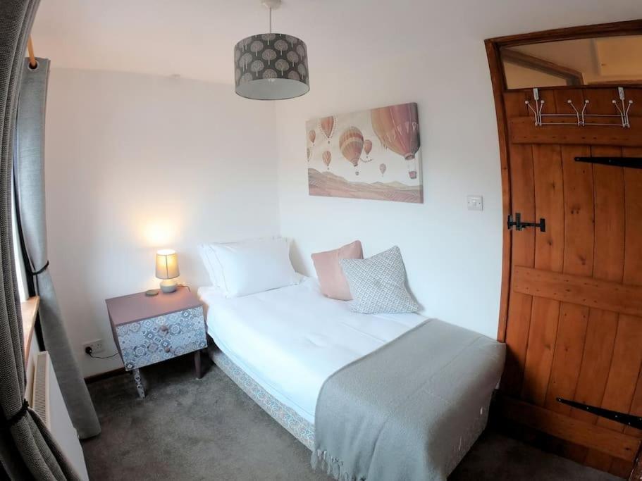 Baker'S Cottage, Urban Spa And Garden Bar Evesham Bagian luar foto