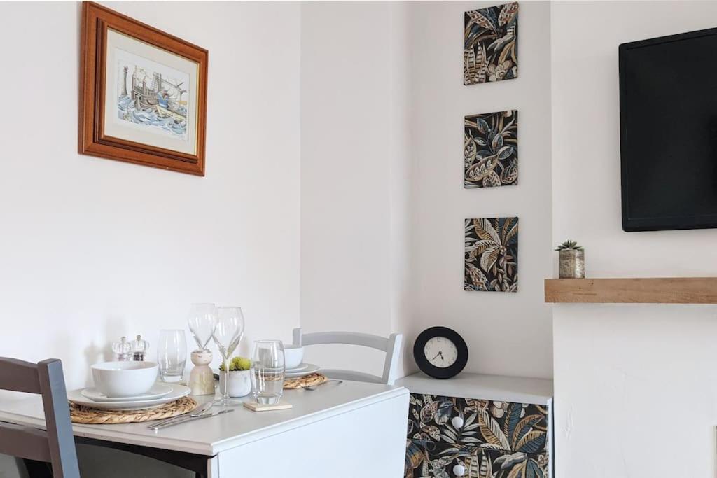 Baker'S Cottage, Urban Spa And Garden Bar Evesham Bagian luar foto